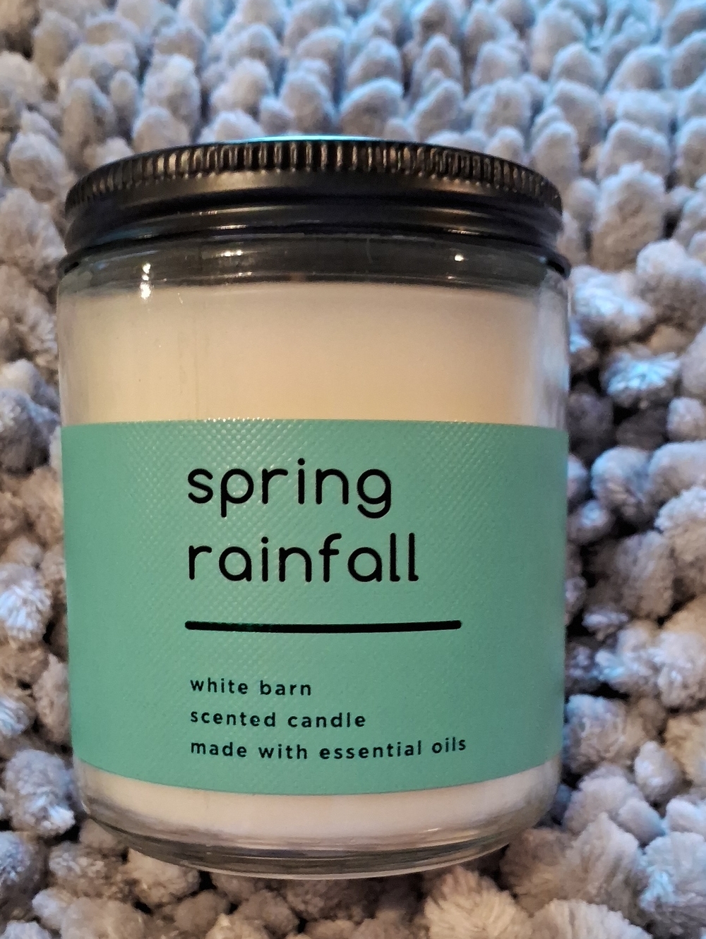 White Barn Spring Rainfall Scented Candle - Aqua Label